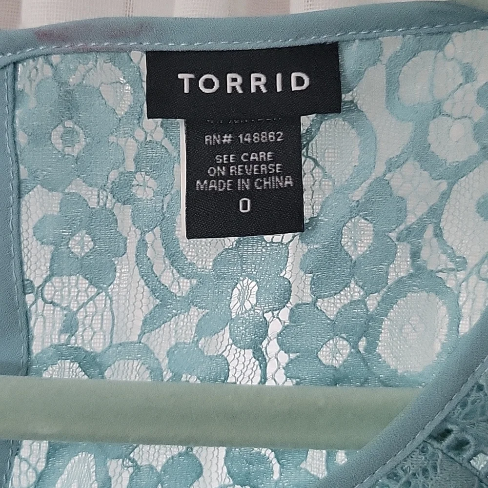 Torrid Tank - Picture 3 of 4
